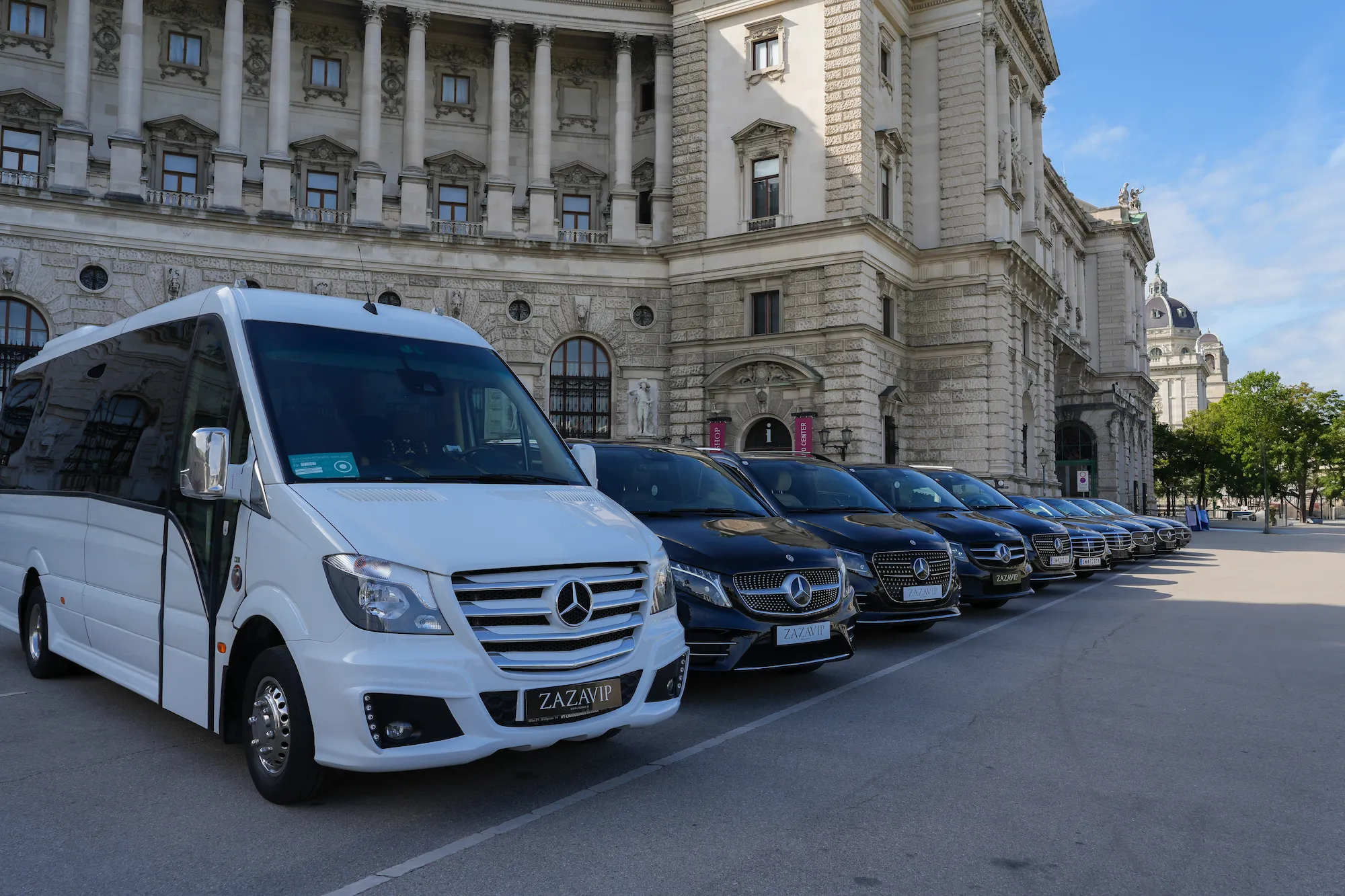 Chauffeurdienst Wien, VIP Fahrservice, Flughafentransfer Wien, Privater Chauffeur Service, Limousinenservice, Stundenvermietung, Business Transfer, Premium Fahrservice, Exklusiver Fahrservice, Mercedes, Wien, Chauffeur Service, Stadttransfer, Langstrecken Transfer, Business Van, First Class, Business Class, Kleinbus, Chauffeur mieten Wien, Privatfahrer stundenweise, Limousine mit Chauffeur, Chauffeurservice für Events, Stundenbuchung Wien Luxus Taxi Wien, exklusives Taxi in Wien, private Stadtrundfahrt, geräumiges Großraum Taxi, Business Van mit Fahrer, Premium Taxi, VIP Taxi, Transportlösung für Meetings, Kleinbus-Taxi, Luxus-Taxi Langstreckentransfer Chauffeur, Chauffeur Langstrecke, Chauffeurfahrt Ausland, Transfer Wien Ausland, Luxusreise Chauffeur, Grenzüberschreitender Limousinenservice, Langstreckenfahrt mit Fahrer, Limousinenservice im Ausland, Privatfahrer für Fernfahrten, Chauffeurservice europaweit Mercedes S-Klasse, Luxus Chauffeurservice, Executive Chauffeur Service, S-Klasse mit Chauffeur, First Class Limousine, Luxustransfer für Geschäftsreisen, Hochzeitsfahrt Limousinenservice Privat Chauffeur Kosten, Chauffeur Service Preise, Chauffeur Kosten pro Stunde, Kosten Limousinenservice, monatliche Kosten Chauffeur, Großraumtaxi, Minivan-Taxi, BMW 7er mit Fahrer